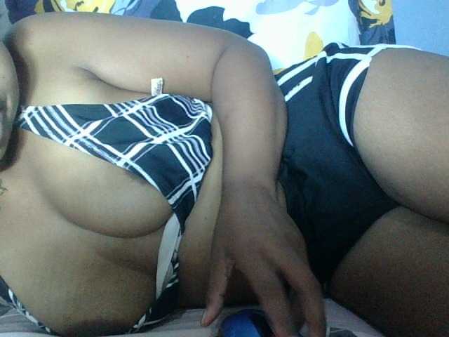 Miarizou live cam on BongaCams