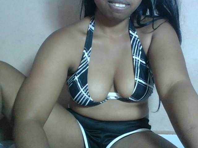 le modèle Miarizou est en webcam porno dans un show sur le site bongacams, il possède les tags suivants: Ebony,Brunette,Hairy