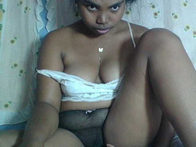 Miarizou live cam on BongaCams