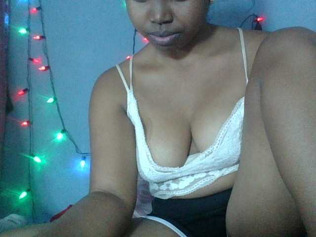 Miarizou live cam on BongaCams