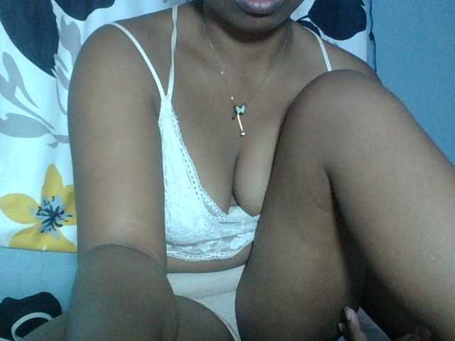 Miarizou live cam on BongaCams