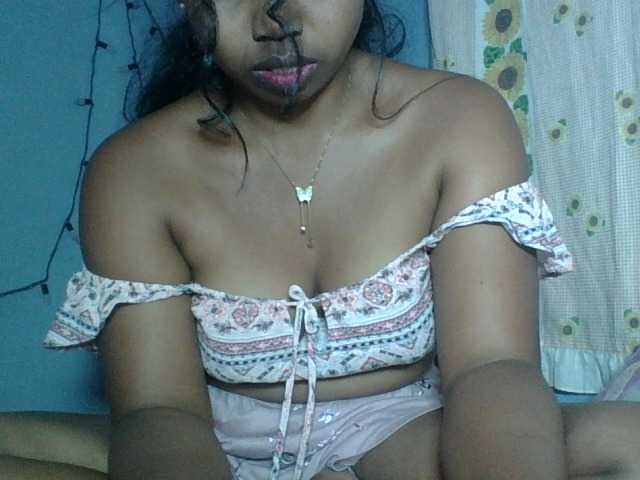 Miarizou live cam on BongaCams