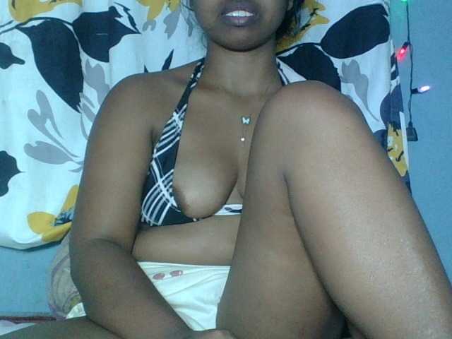 Miarizou live cam on BongaCams