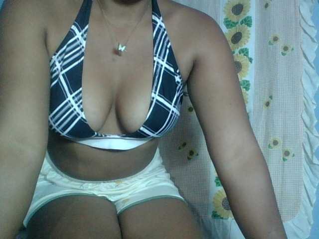 Miarizou live cam on BongaCams