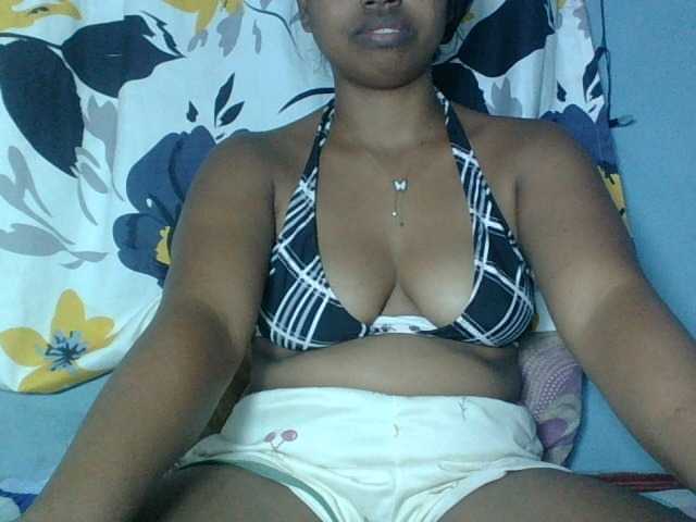 Miarizou live cam on BongaCams