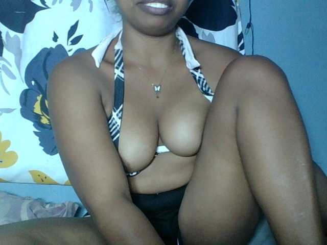 Miarizou live cam on BongaCams