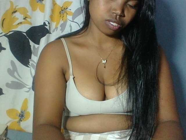 Miarizou live cam on BongaCams