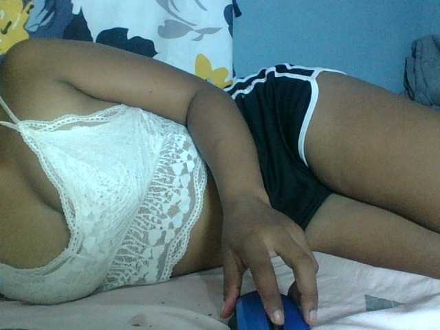 Miarizou live cam on BongaCams