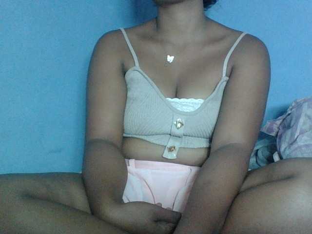 Miarizou live cam on BongaCams