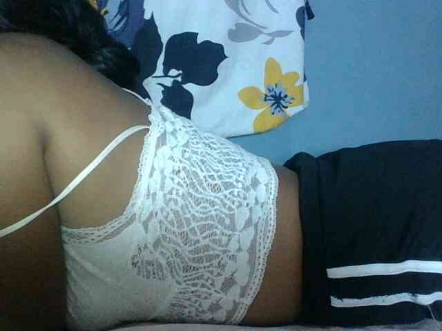 Miarizou Live Webcam on BongaCams