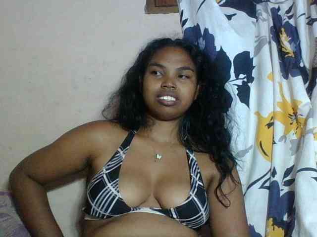 Miarizou Live Webcam on BongaCams