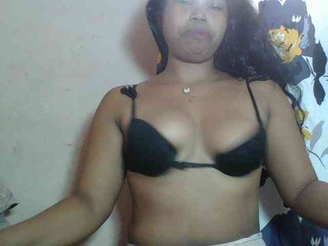 Miarizou Live Webcam on BongaCams