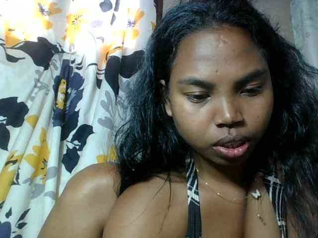 Miarizou Live Webcam on BongaCams