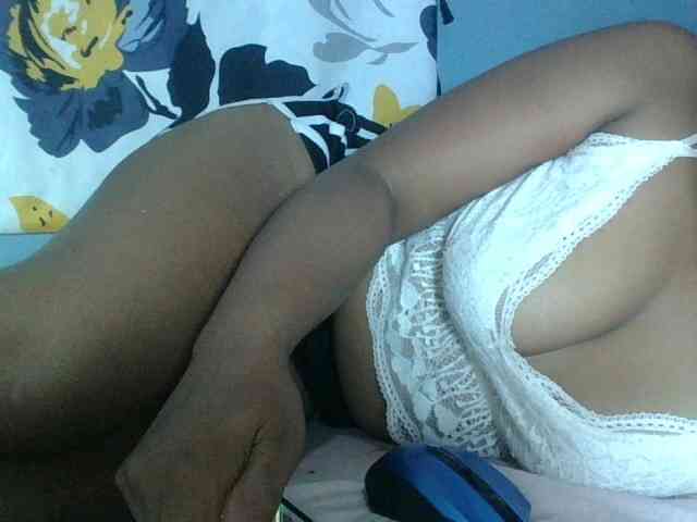 Miarizou Live Webcam on BongaCams