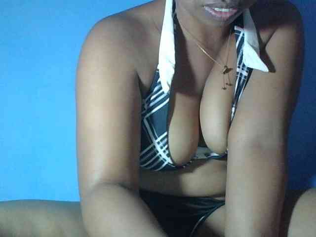Miarizou Live Webcam on BongaCams