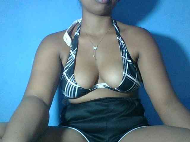 Miarizou Live Webcam on BongaCams