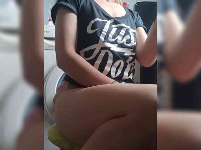 Cleopatra2311 webcam