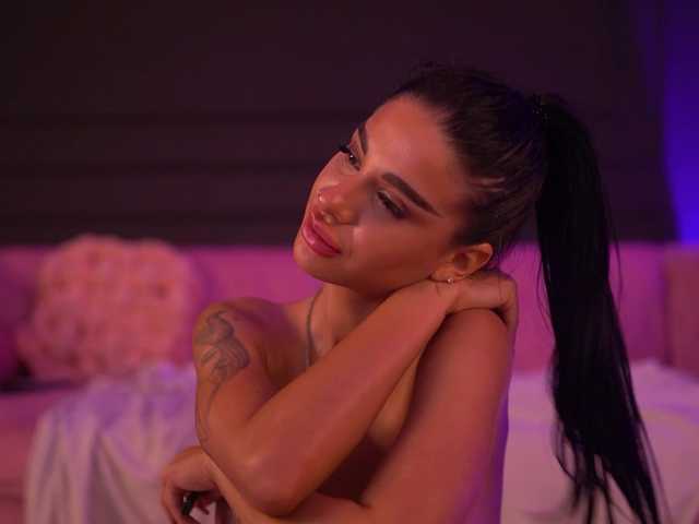 ArinaRhodes live cam on BongaCams