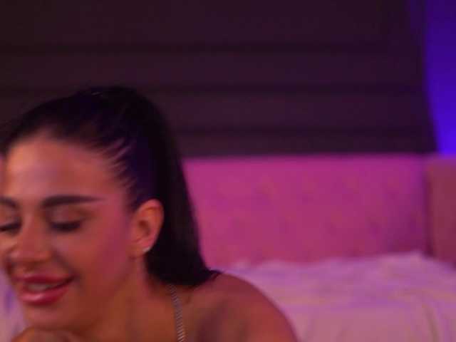 ArinaRhodes live cam on BongaCams