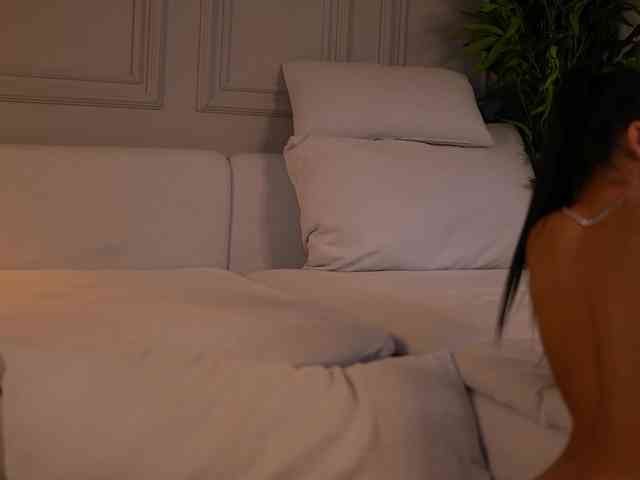 ArinaRhodes webcam