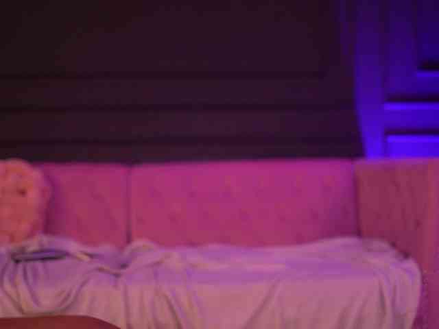 ArinaRhodes webcam