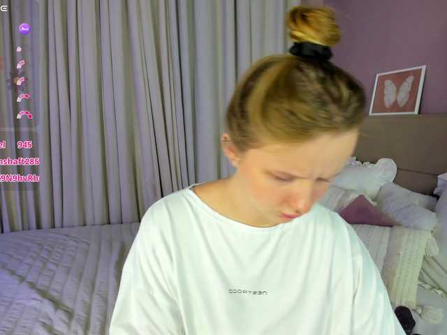 Rina-Panic live cam on BongaCams