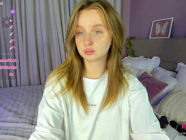 Rina-Panic live cam on BongaCams