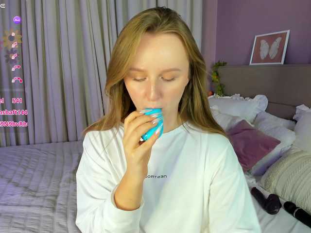 Rina-Panic live cam on BongaCams
