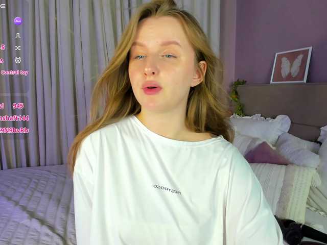 Rina-Panic live cam on BongaCams