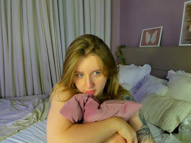 Rina-Panic live cam on BongaCams