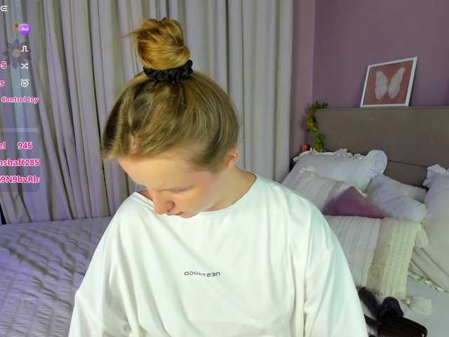 Rina-Panic live cam on BongaCams
