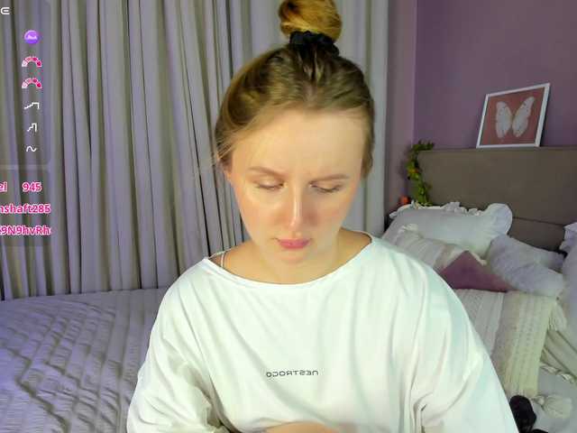 Rina-Panic live cam on BongaCams