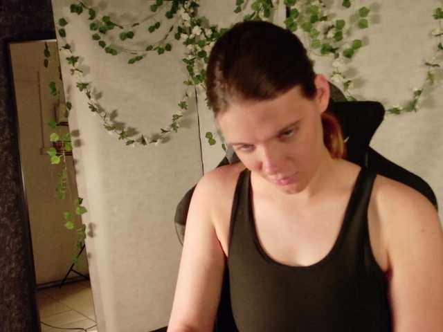 KIKIKrash live webcam show
