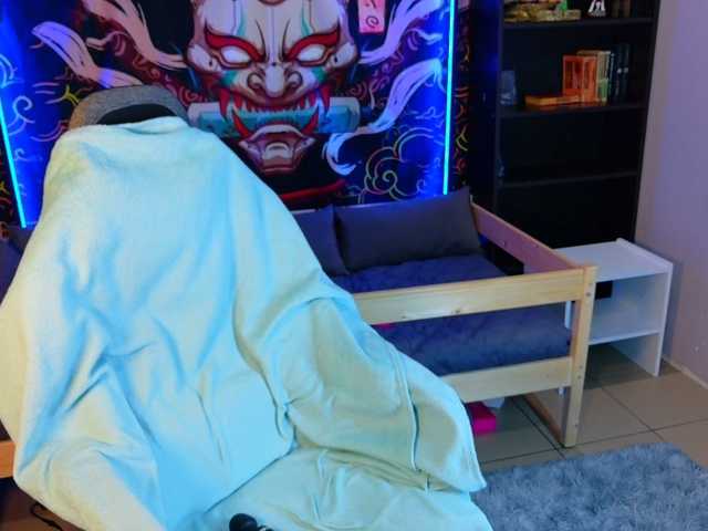 KIKIKrash live cam preview