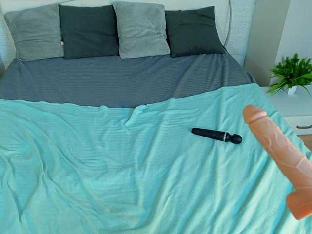 KIKIKrash live cam on BongaCams