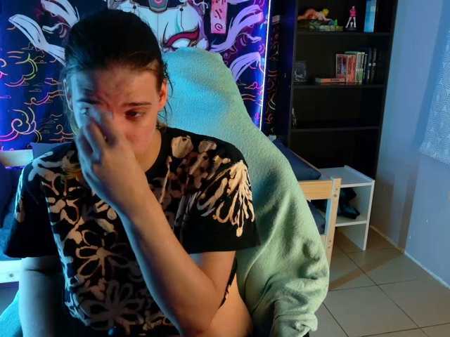 KIKIKrash live cam on BongaCams