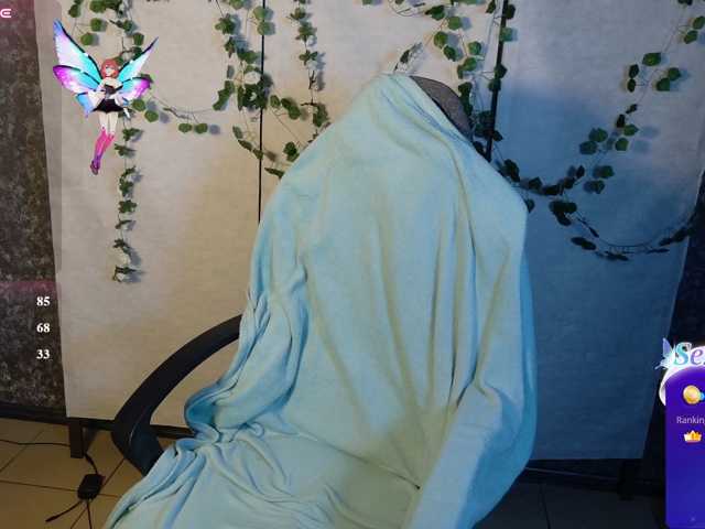 KIKIKrash live cam on BongaCams