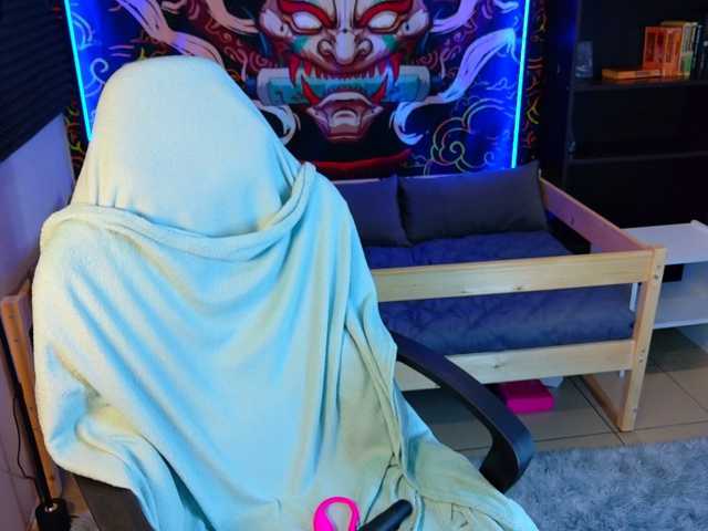 KIKIKrash live cam on BongaCams