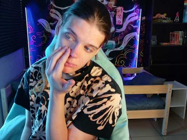 KIKIKrash live cam on BongaCams