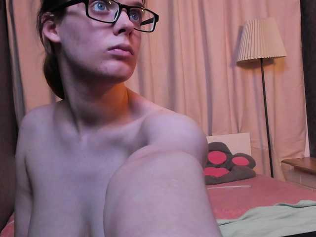 KIKIKrash webcam bongacams model stream image