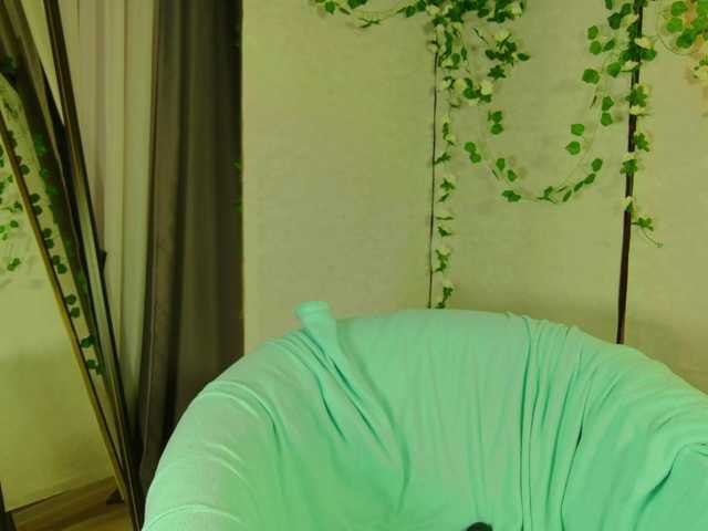 KIKIKrash live cam on BongaCams