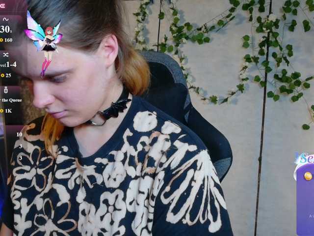 KIKIKrash live cam on BongaCams