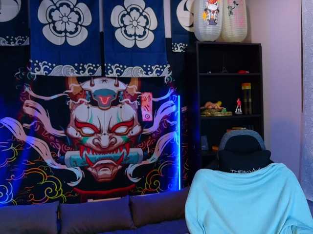 KIKIKrash live cam preview