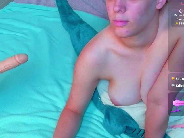 KIKIKrash live cam on BongaCams