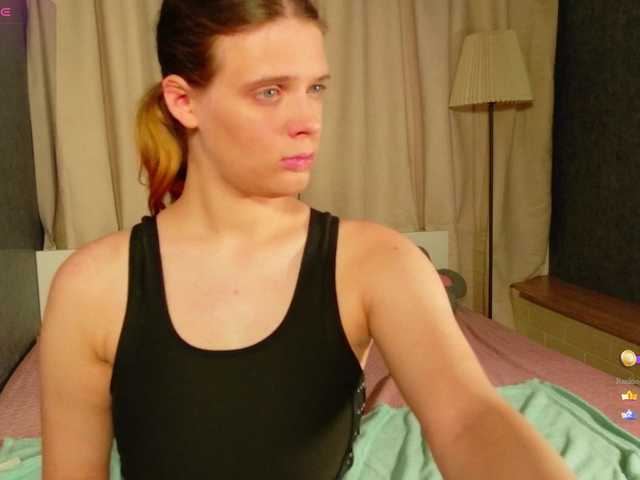 KIKIKrash live cam on BongaCams