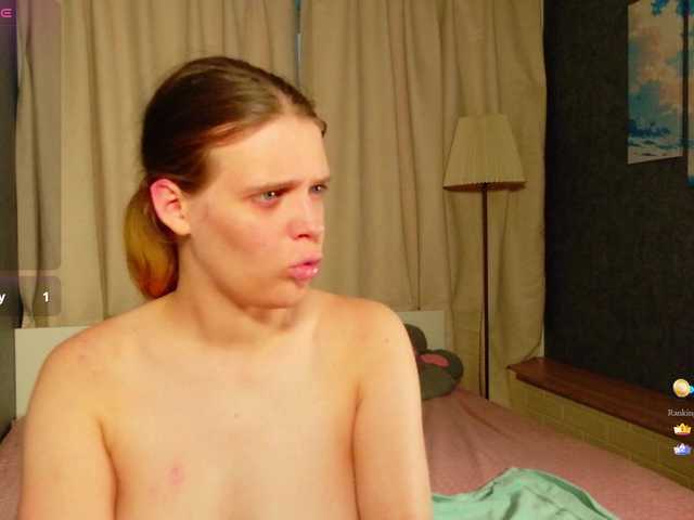 KIKIKrash live cam on BongaCams