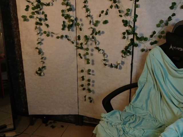 KIKIKrash live cam preview