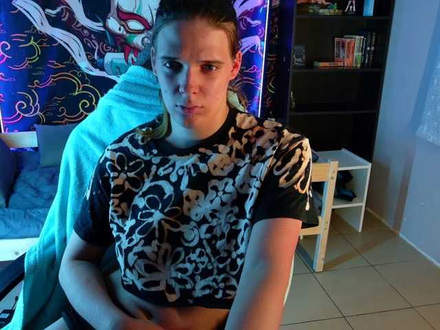 KIKIKrash live cam on BongaCams