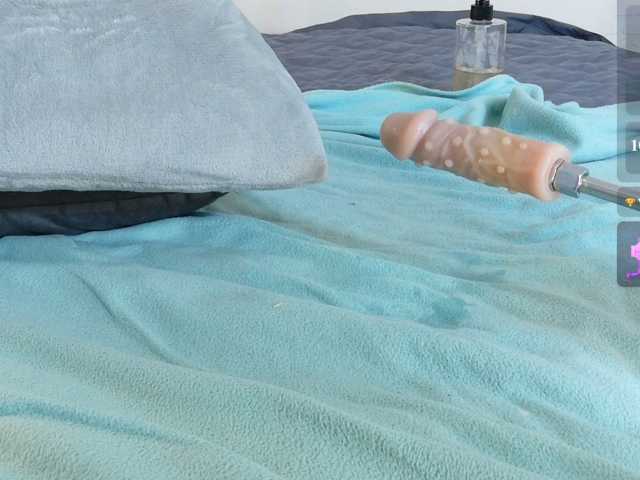 KIKIKrash live cam on BongaCams