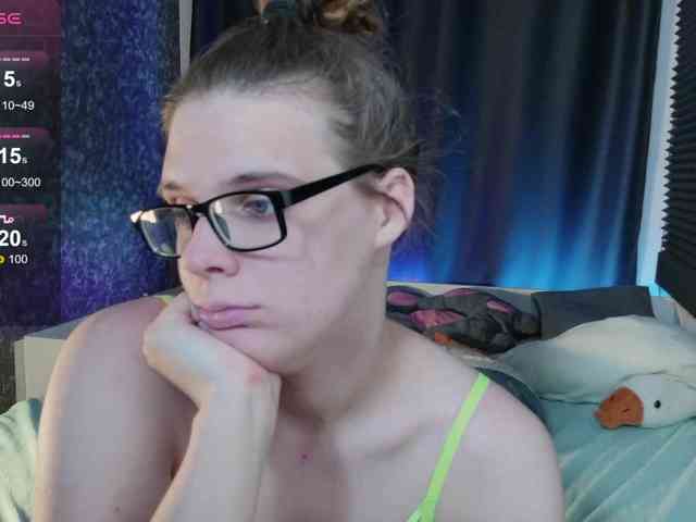 KIKIKrash webcam